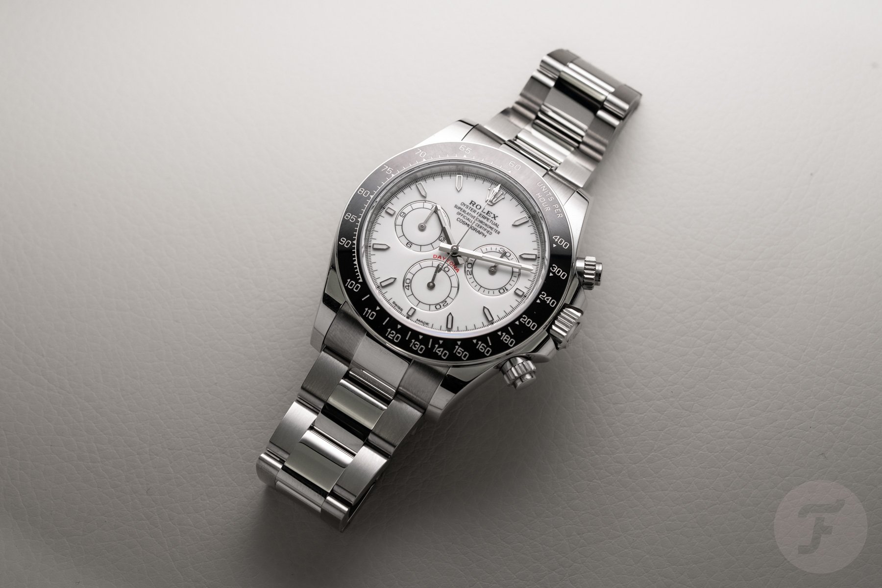 Frontal view of the Off-catalog Rolex Cosmograph Daytona ref. 126502-0001