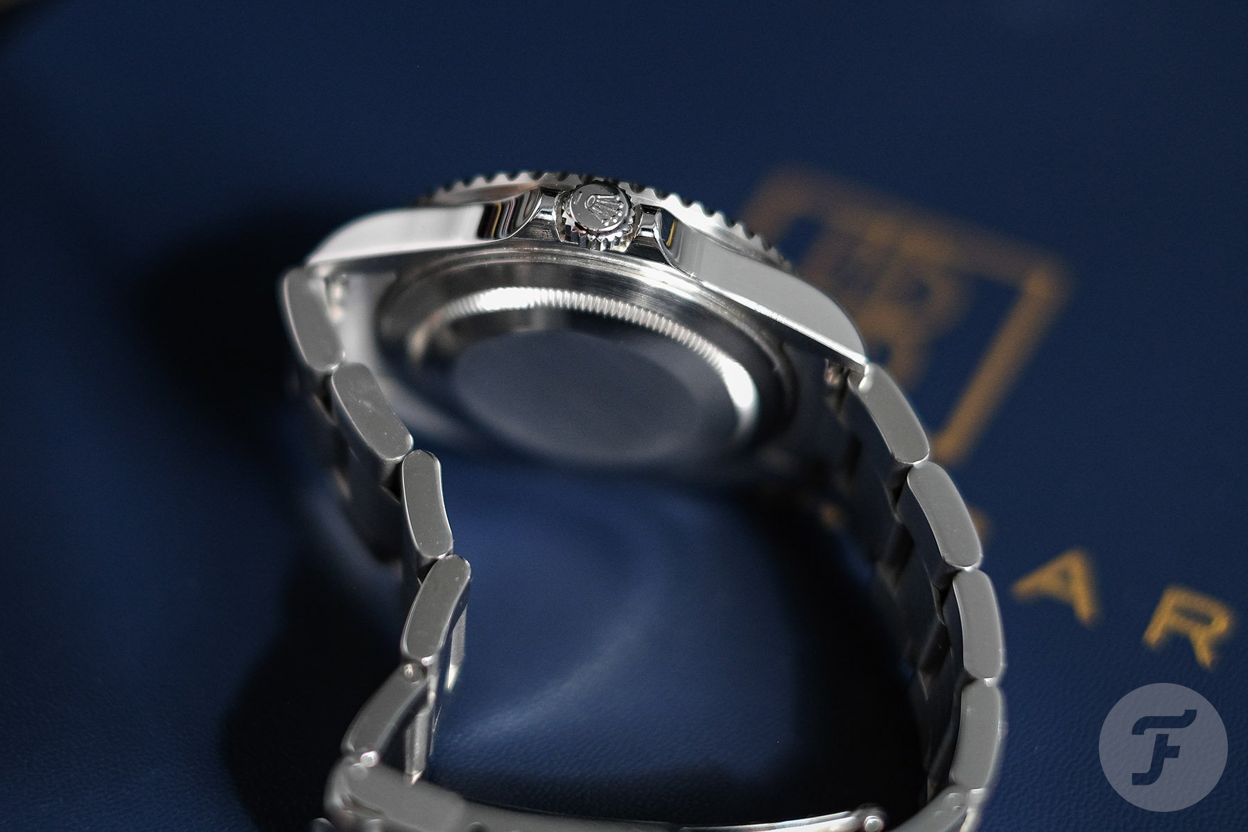 Rolex GMT-Master II 16710 rear view, crown up