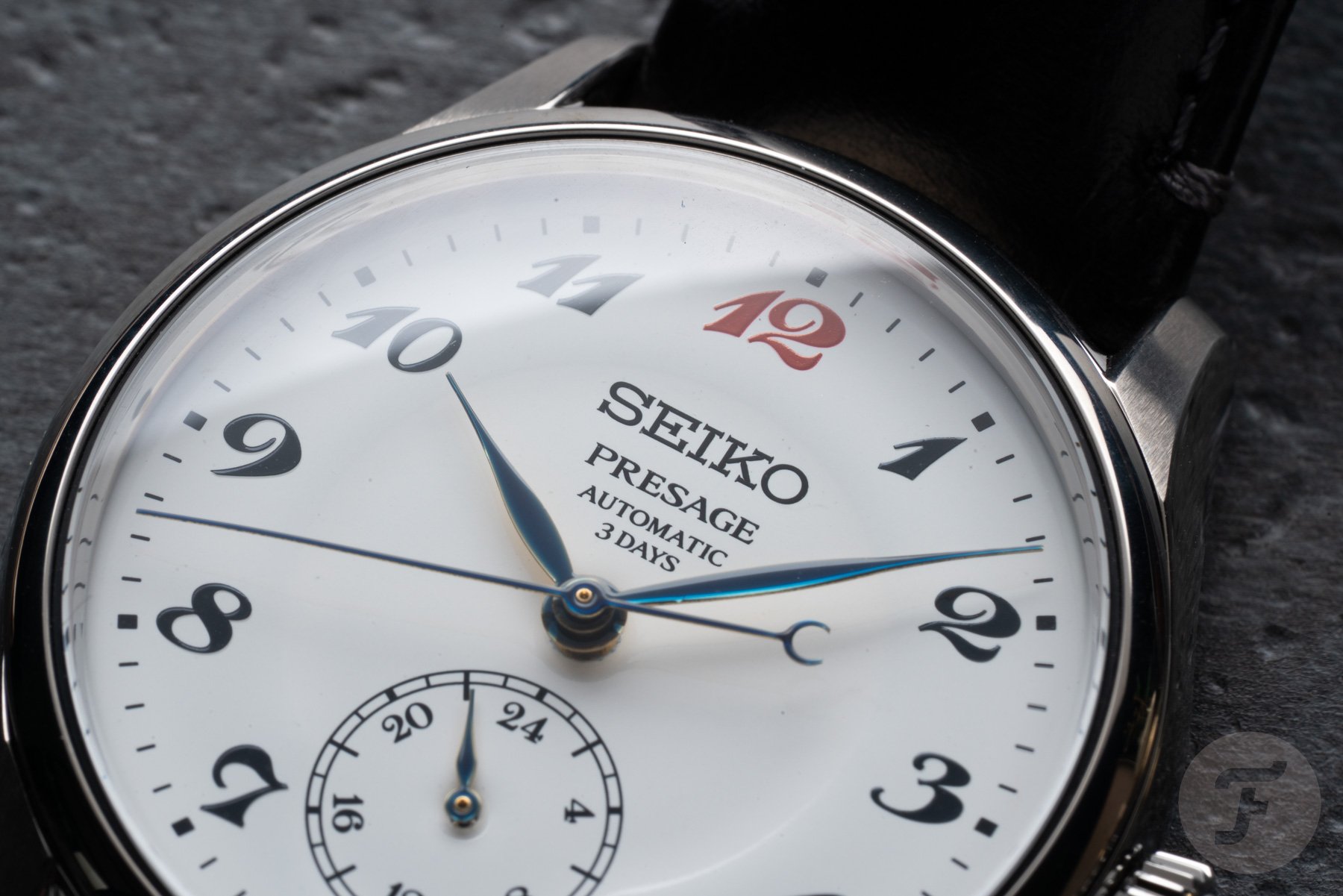 Enamel dial of the Seiko Presage Classic Series “Craftsmanship” HCC005