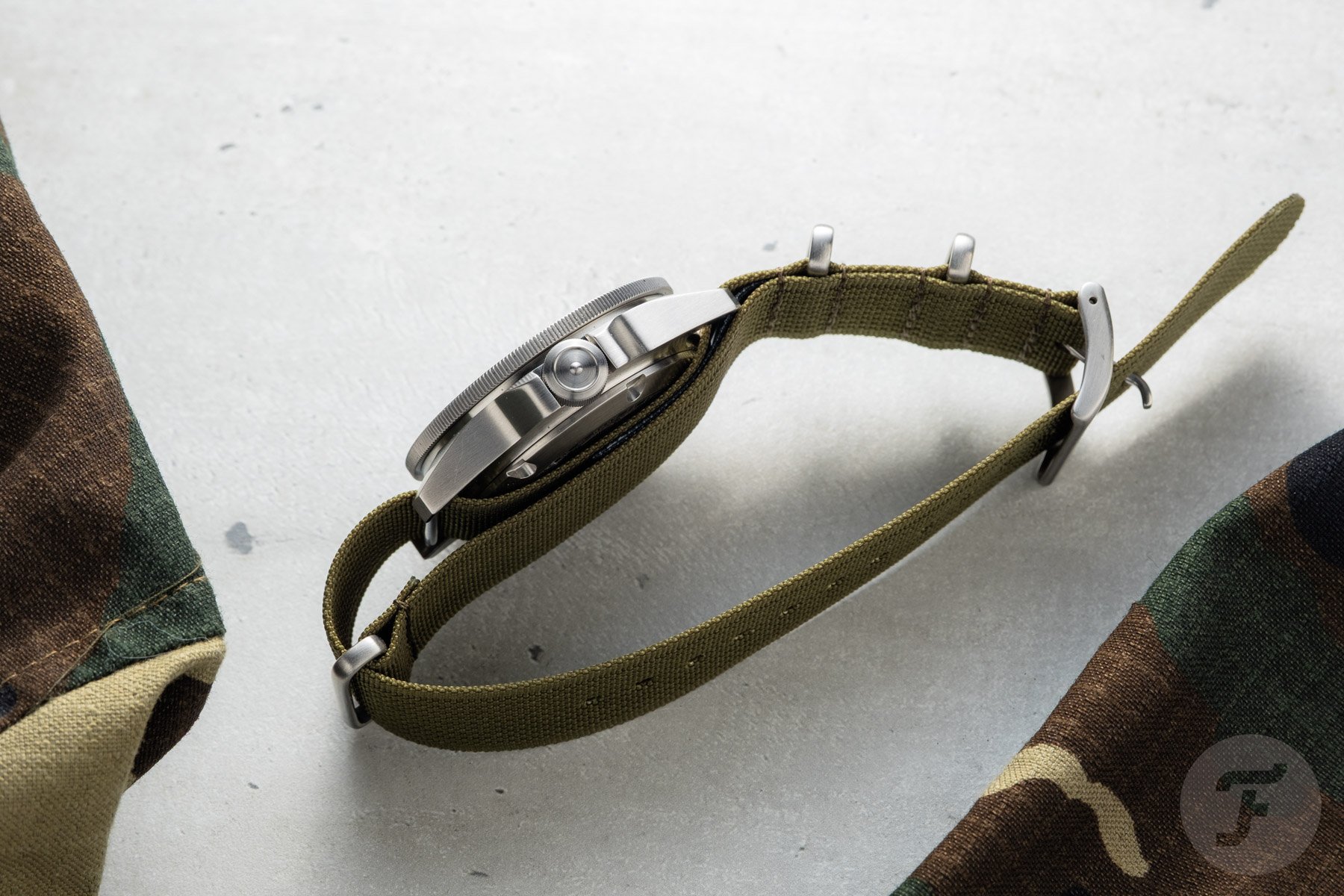 Unimatic Modello Uno GMT Impronte U1-GMT-AEG profile view, crown side