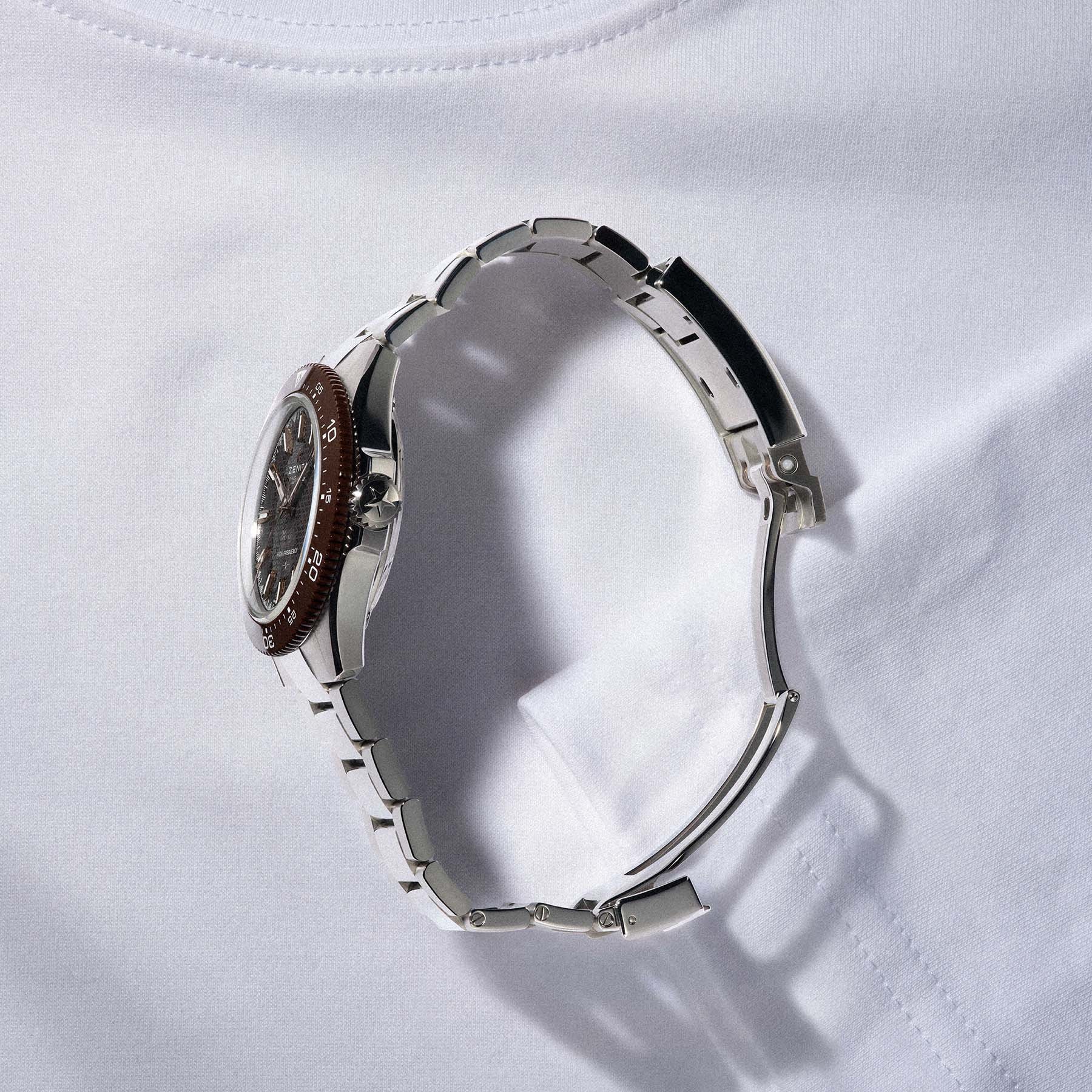 Zenith Chronomaster Solo Sport profile, clasp open