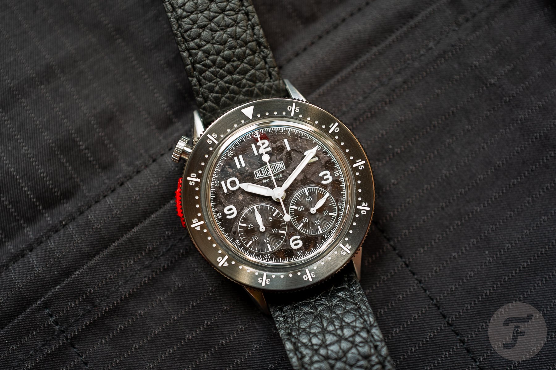Albishorn Type X-Graph flat-lay