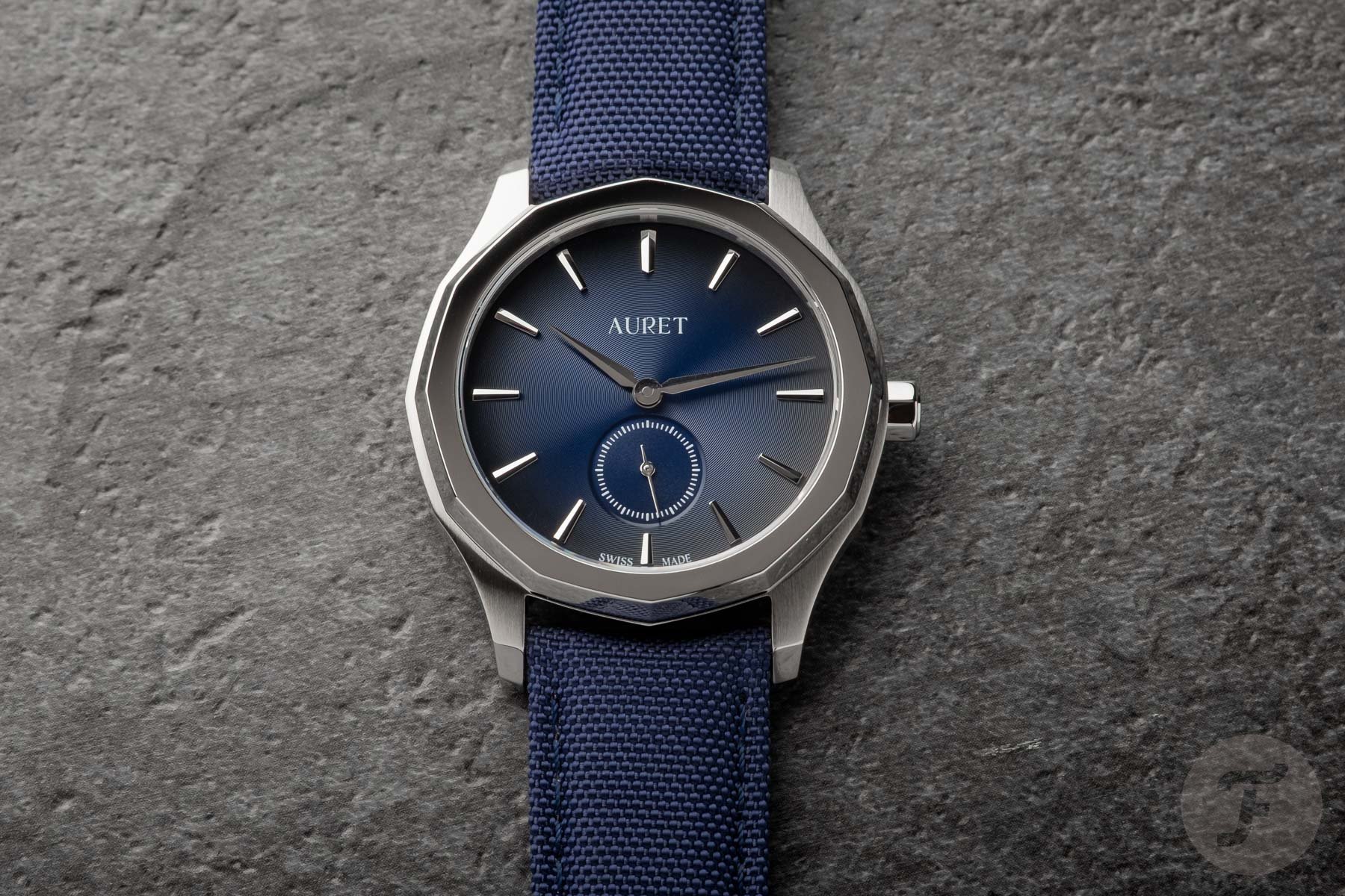 blue-dial Auret Mederi head on