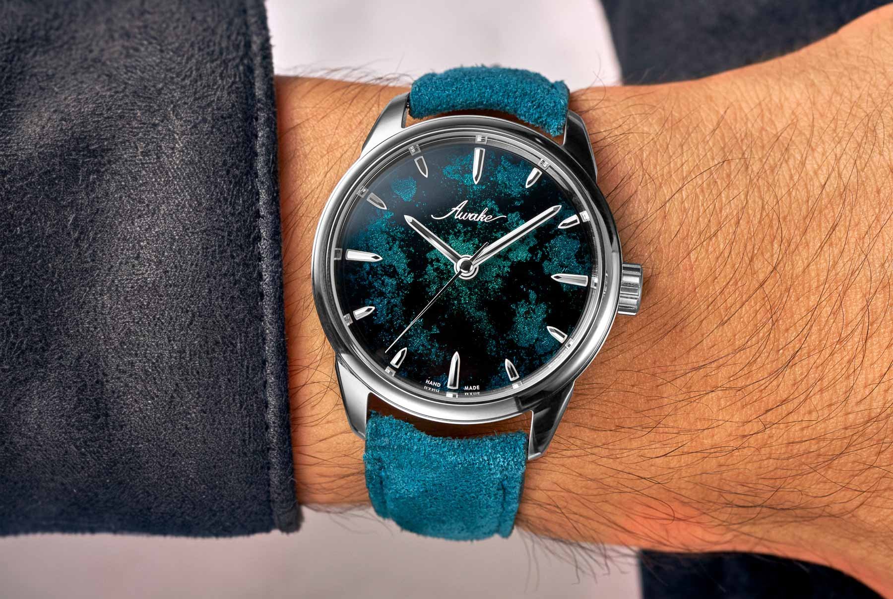 Awake Sơn Mài Frosted Leaf “Lagoon” wrist shot