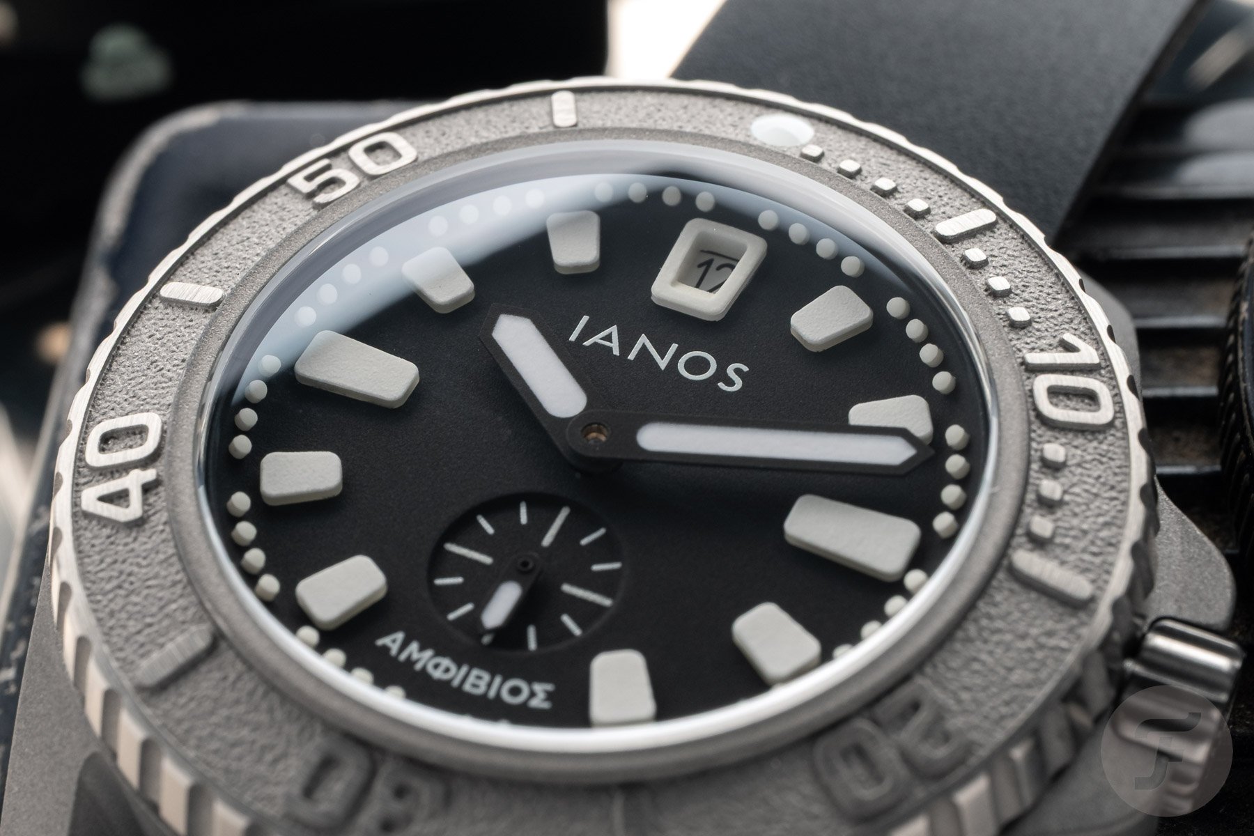 Ianos Amfivios dial detail
