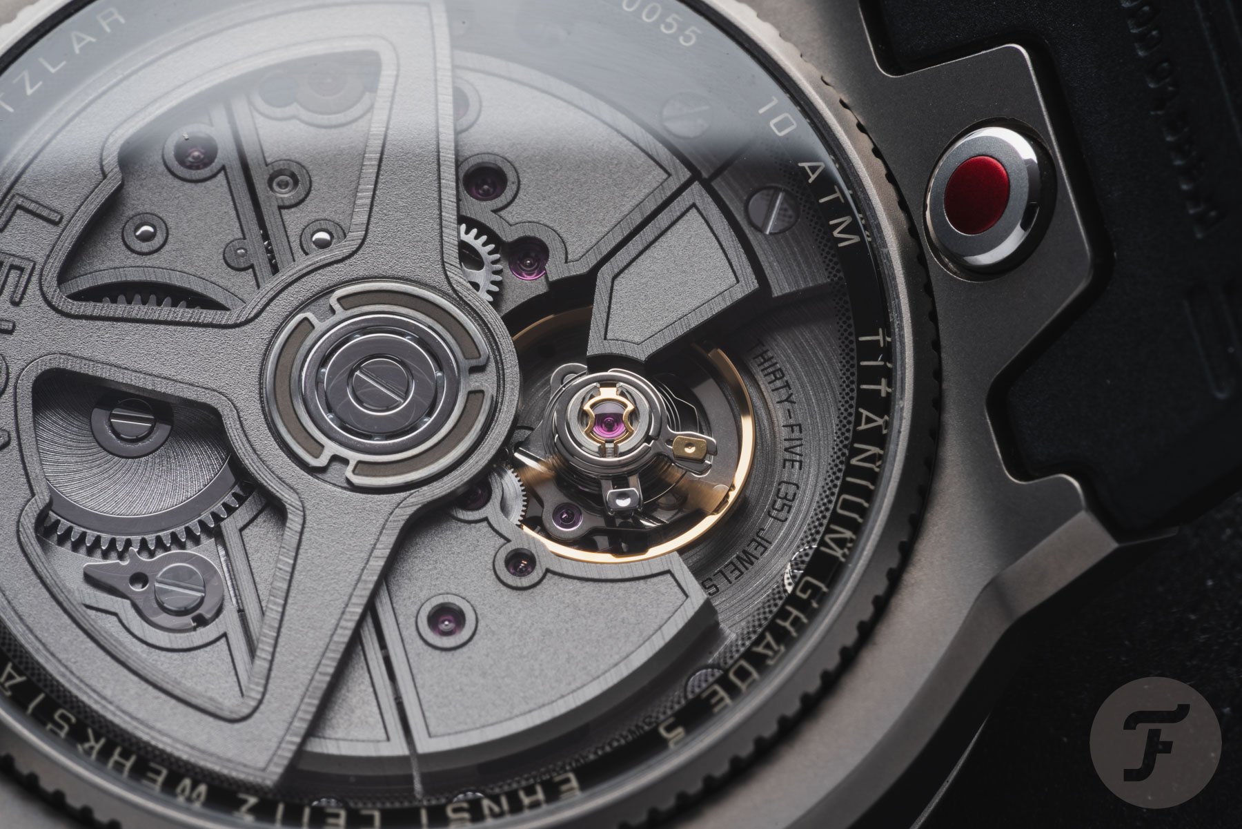 Leica ZM 11 Titanium Coffee Black movement