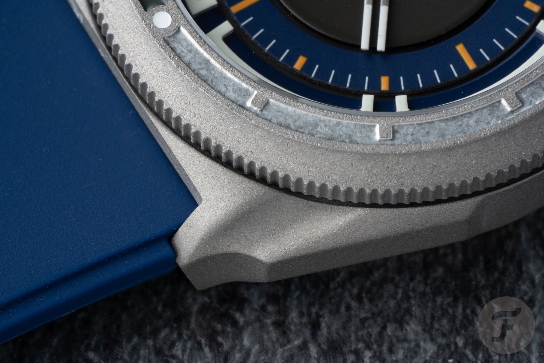 Makina Azazel_I GMT lug and bezel detail
