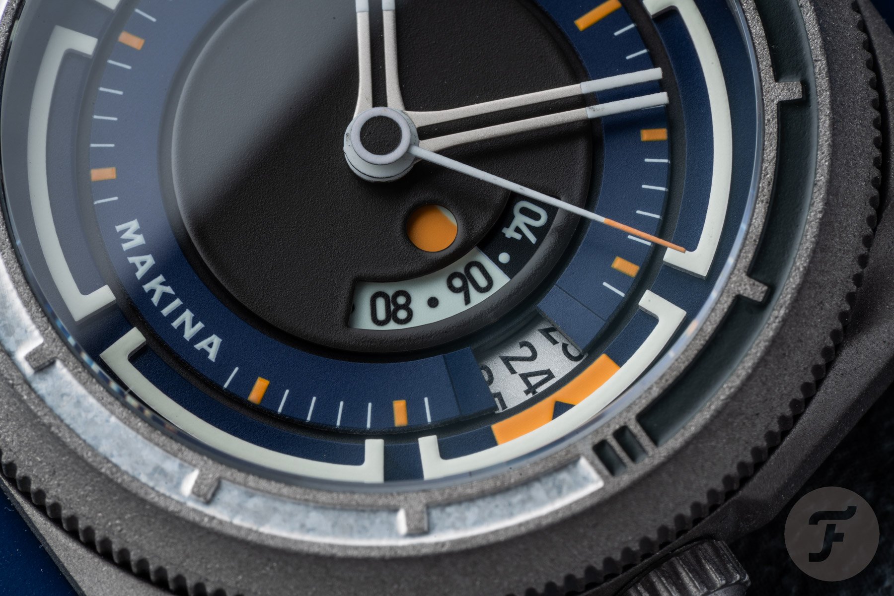 Makina Azazel_I GMT dial detail