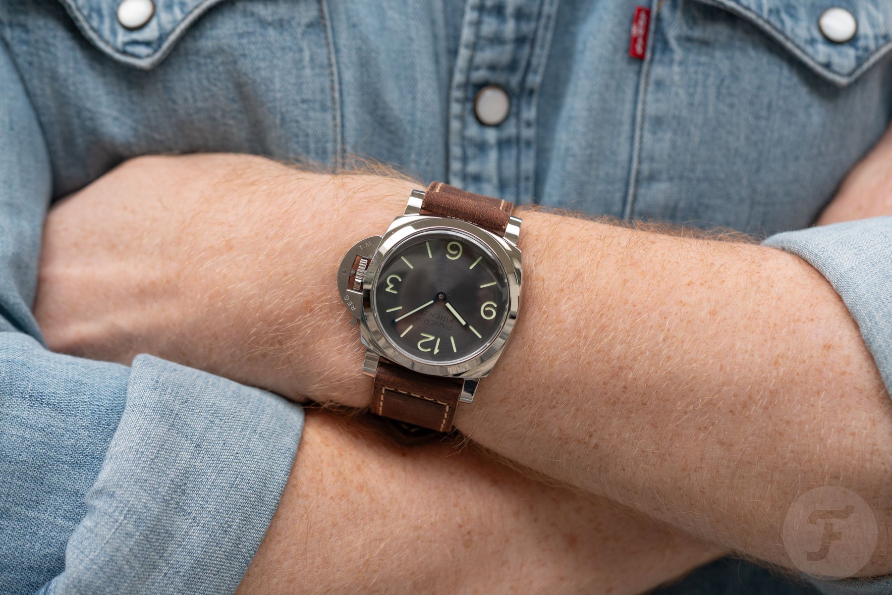 Panerai Luminor Firenze 8 Giorni PAM01794 on wrist, arms crossed