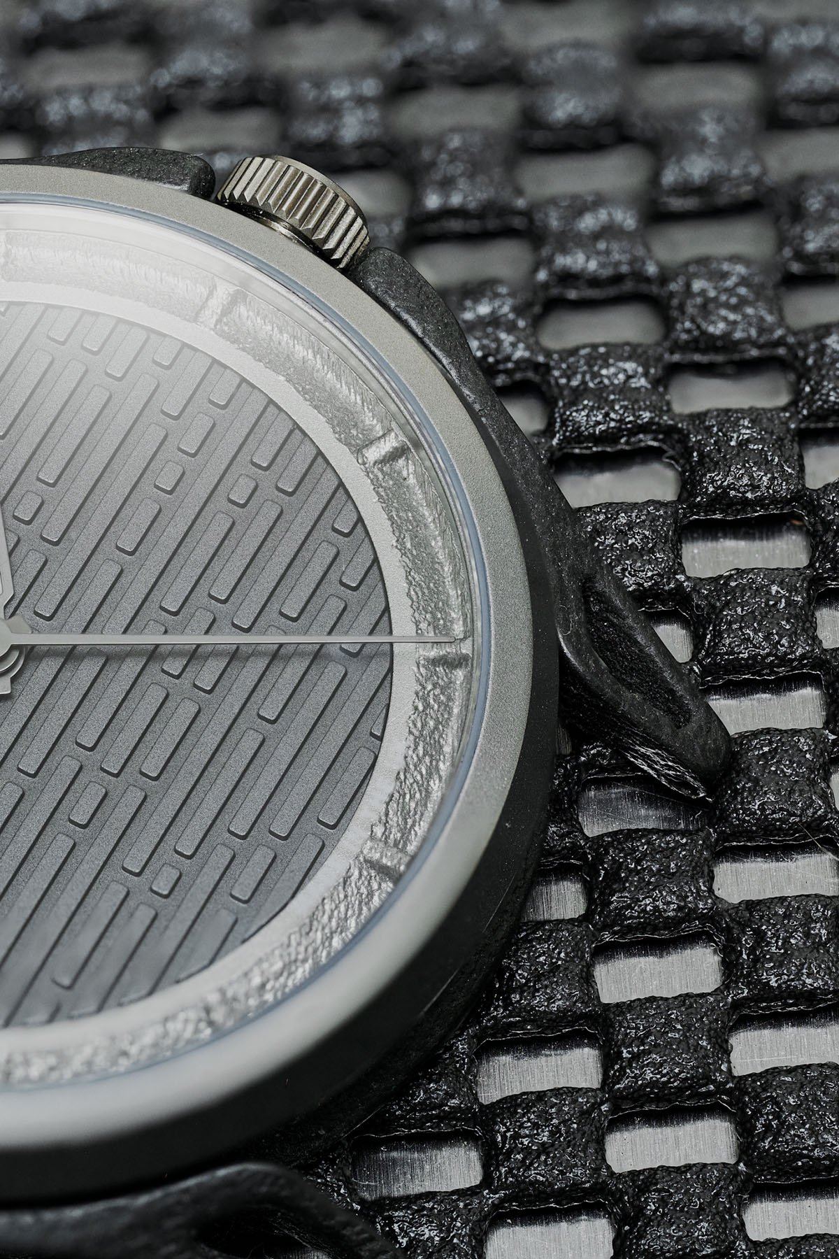 Apiar Carbon1.0 OG lug and case detail