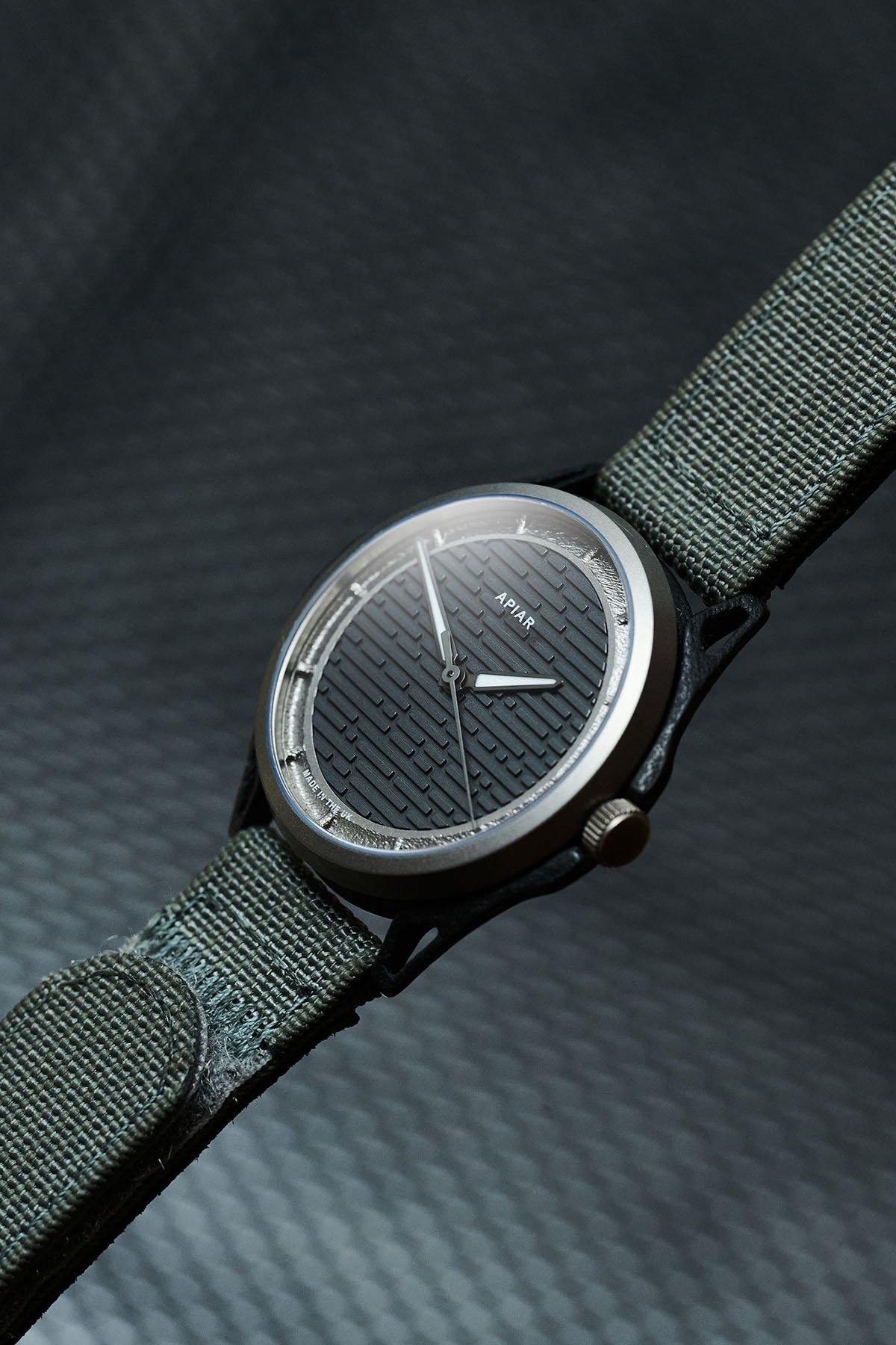 Apiar Carbon1.0 OG on nylon strap