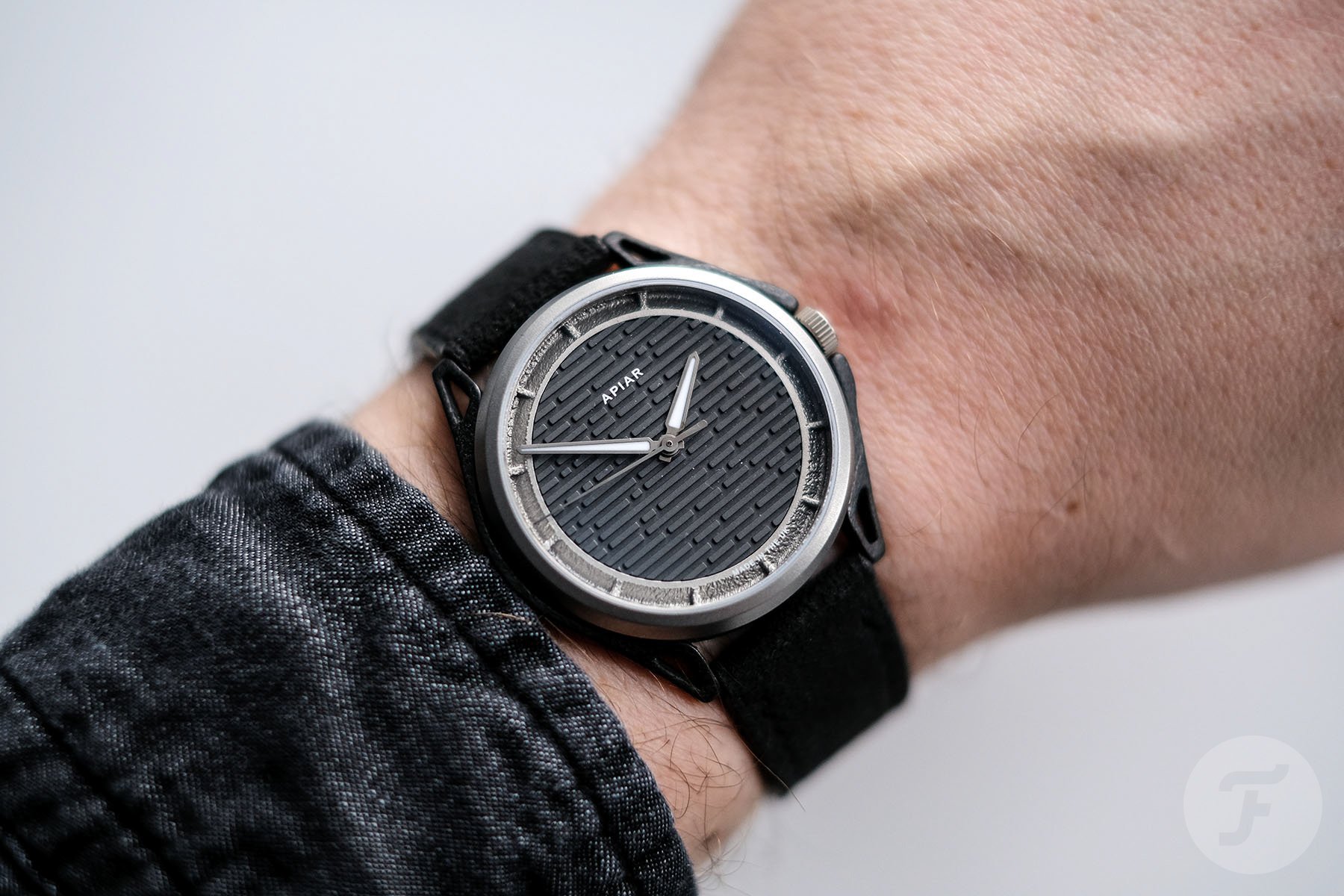 Apiar Carbon1.0 OG wrist shot