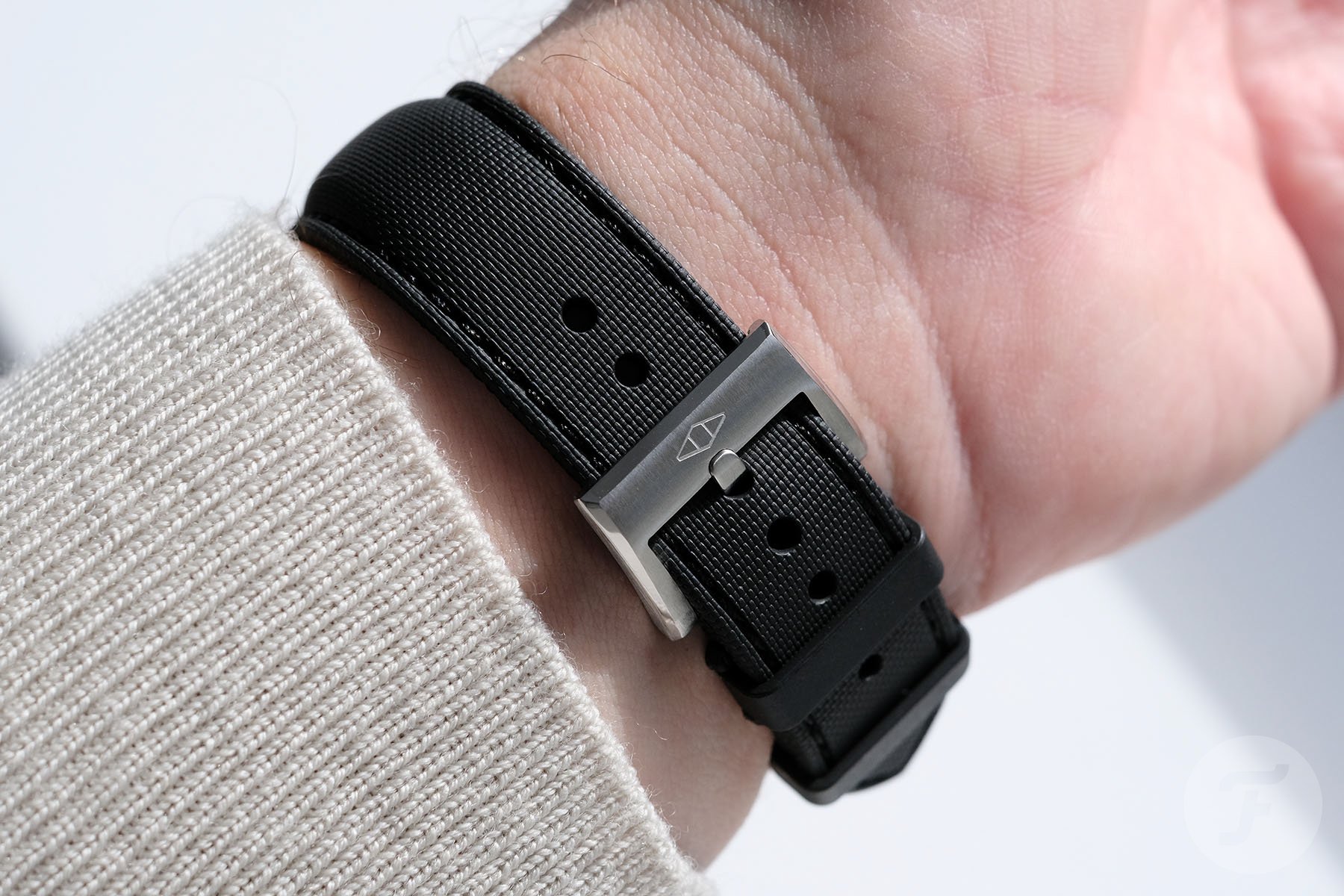 Artem Classic Hydroflex V2 Dark Matter strap on wrist