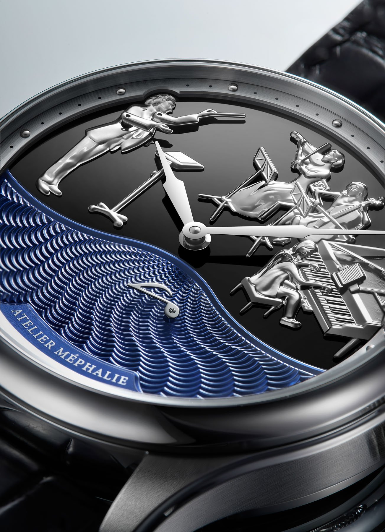 Atelier Mephalie Conductor dial up close
