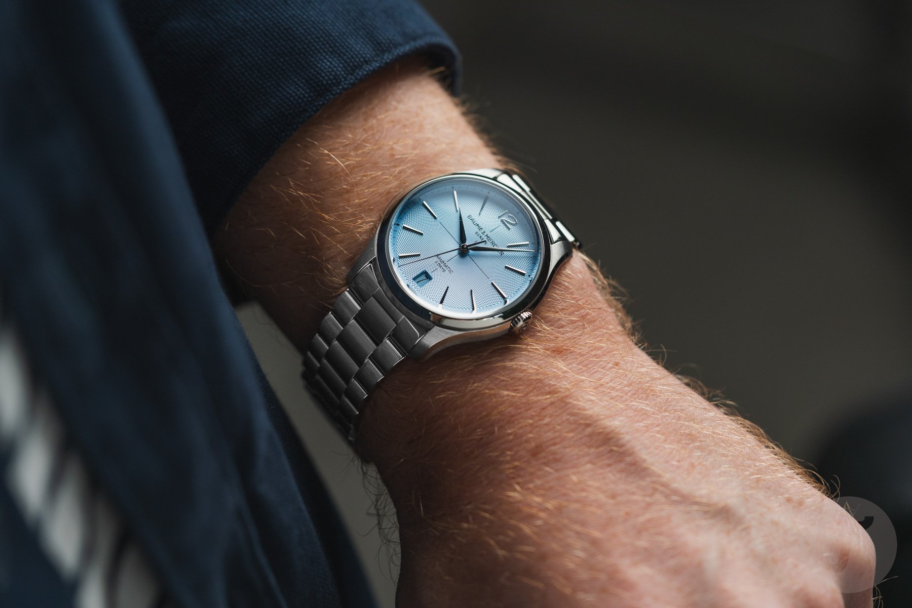 Baume & Mercier Clifton 10870 wrist shot