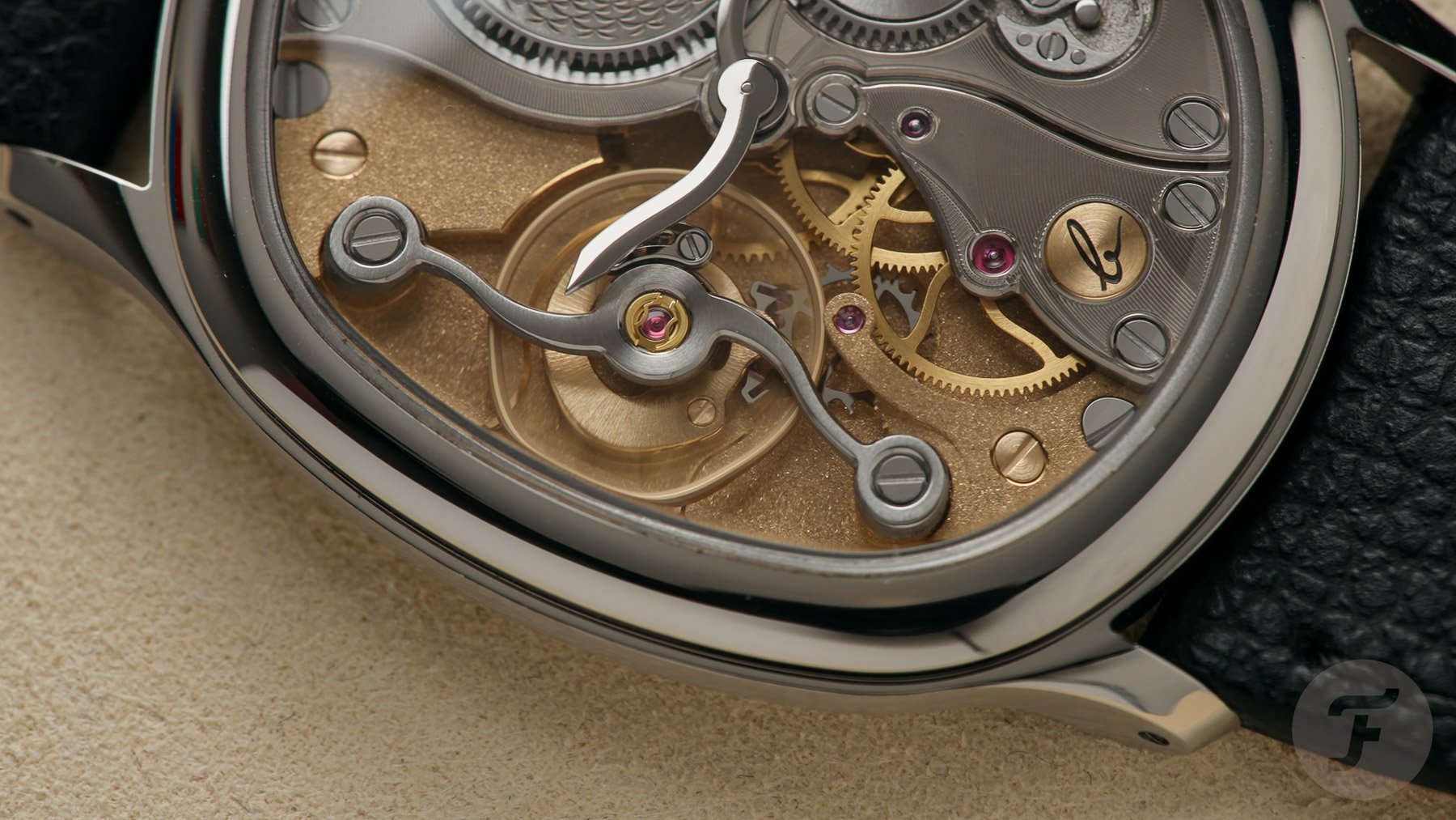 Berneron Mirage Miroir balance up close