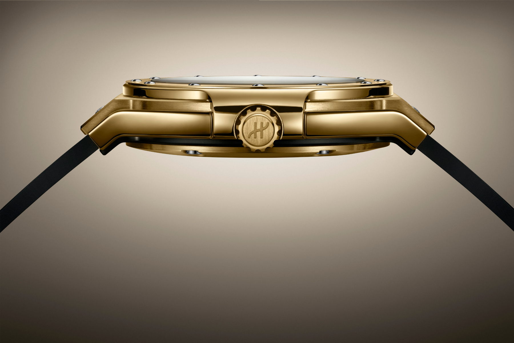 yellow gold Hublot Classic Fusion Tributo case profile, crown side