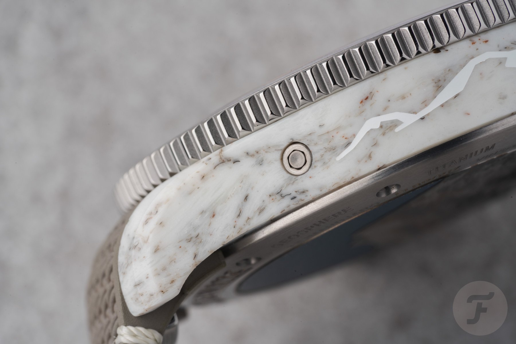 Case side of the Montblanc Geosphere 0 Oxygen Mount Elbrouz LE 829