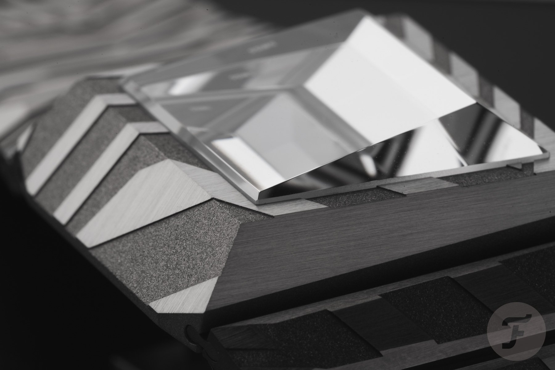 Toledano & Chan B/1 Dazzle finishing detail