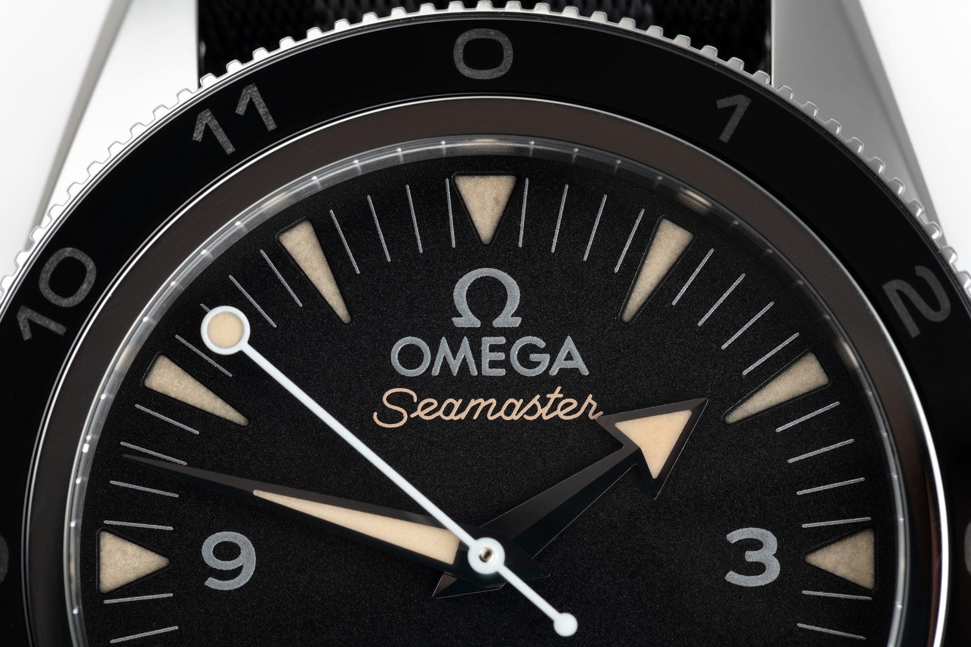 Omega Seamaster 300 Spectre ref. 233.32.41.21.01.001 dial and bezel close up