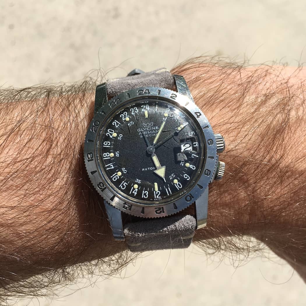 Big lugs help "upsize" the Glycine Airman