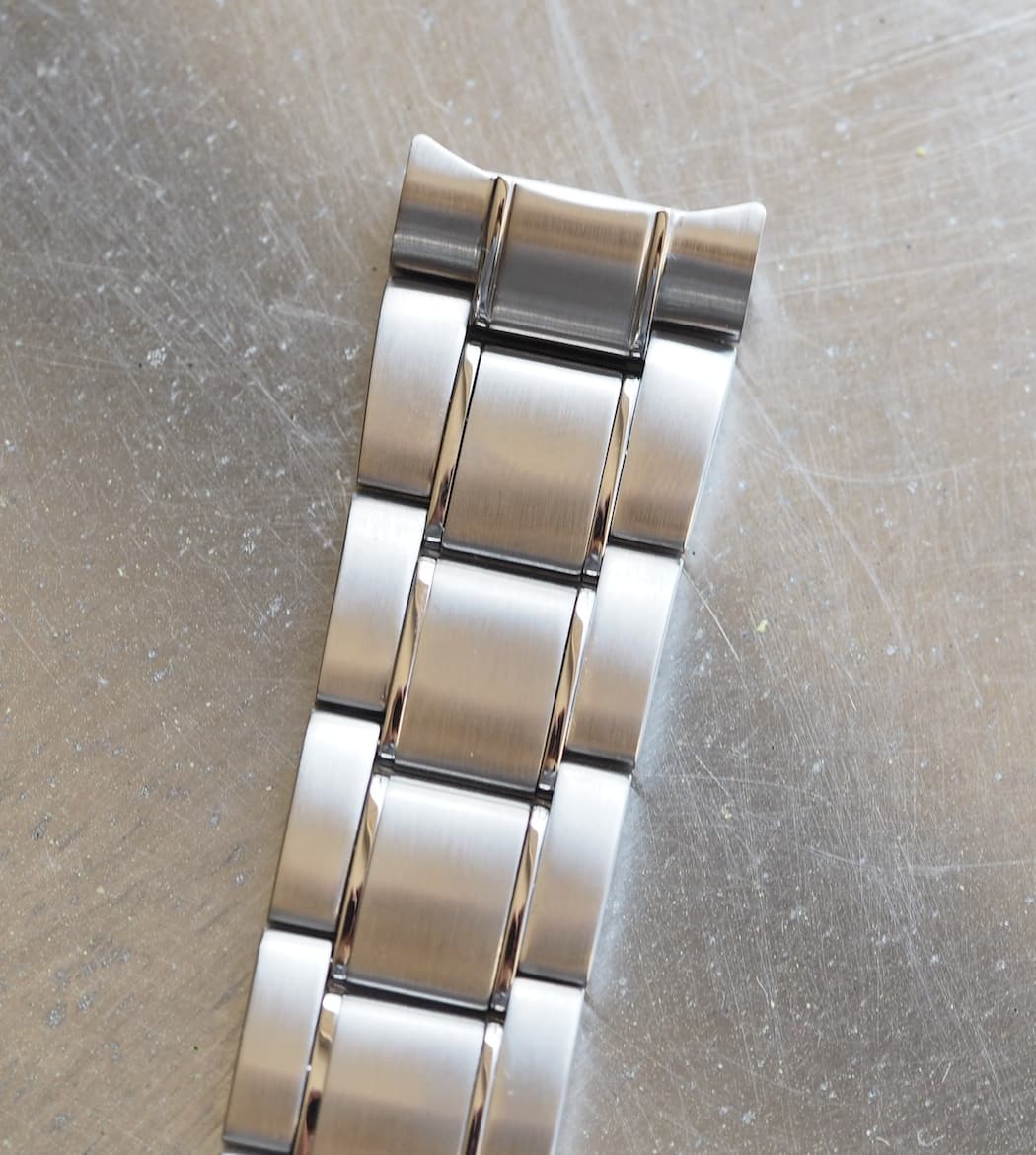 A closer look at the Seiko MM300 bracelet