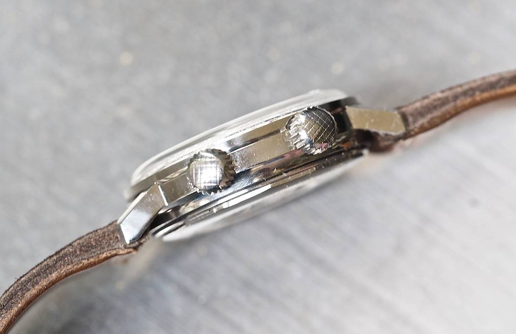 The hallmark cross-hatched crowns of EPSA are found on the Hamilton 600