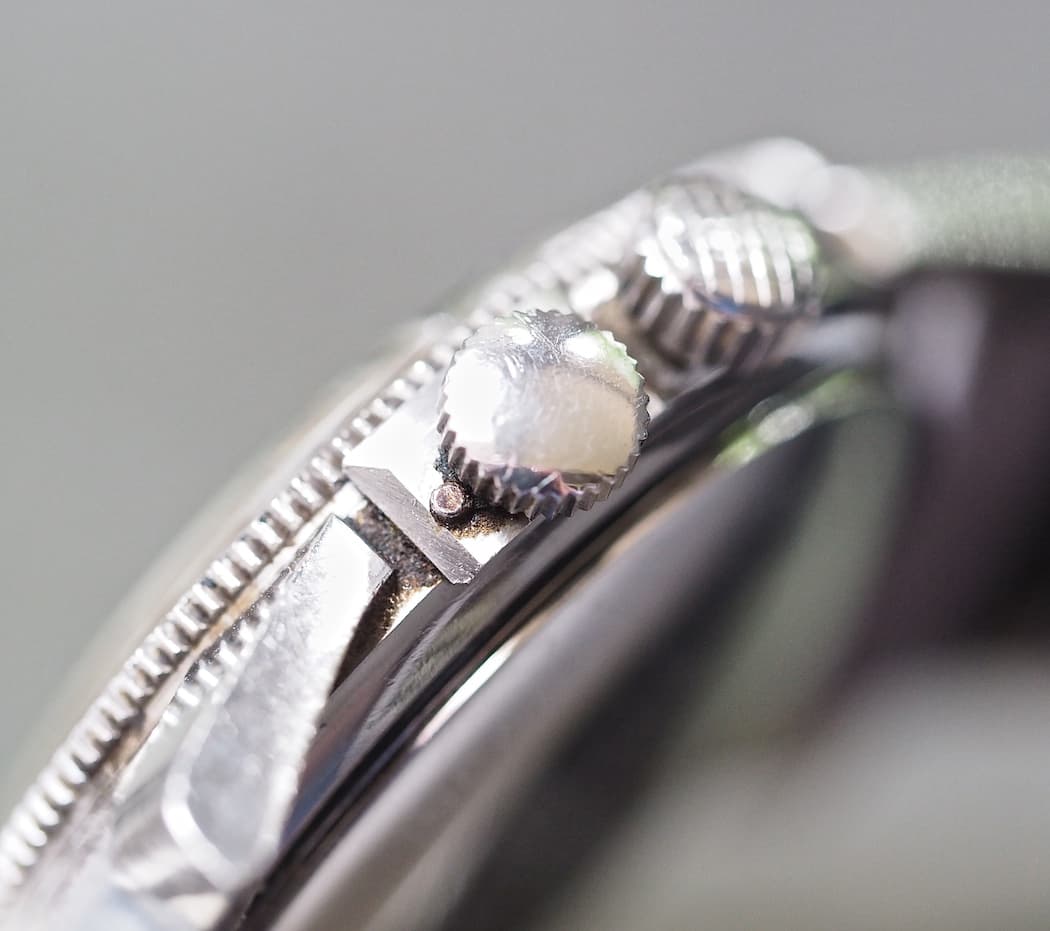 The "shim" that the bezel lock crown sits on is so rudimentary but so cool on the Glycine Airman