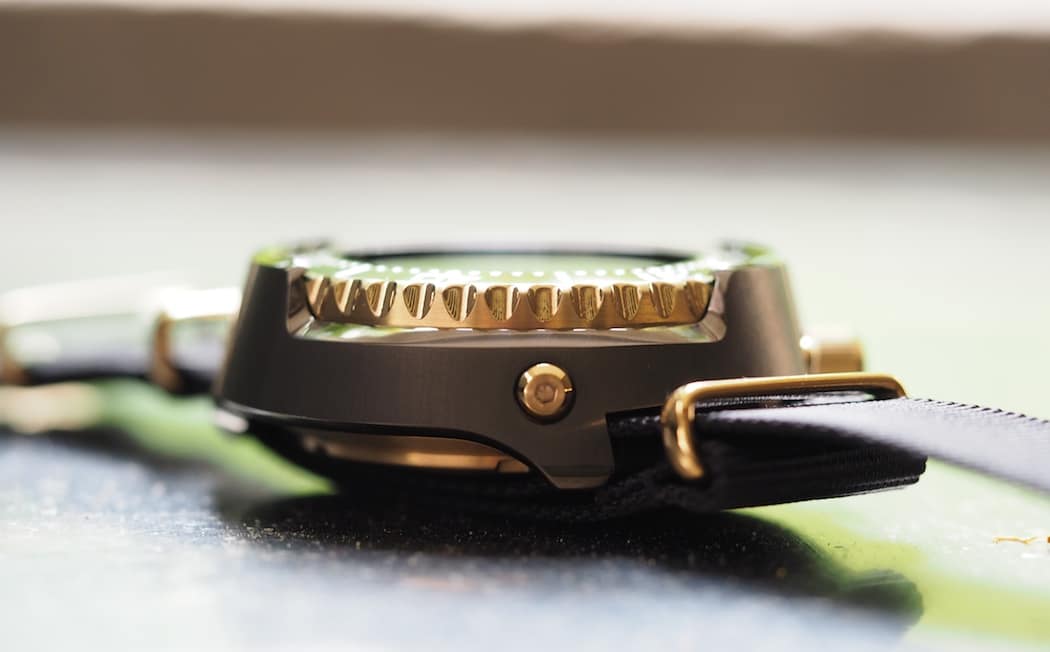 A look at the profile of the Seiko Spring Drive Tuna