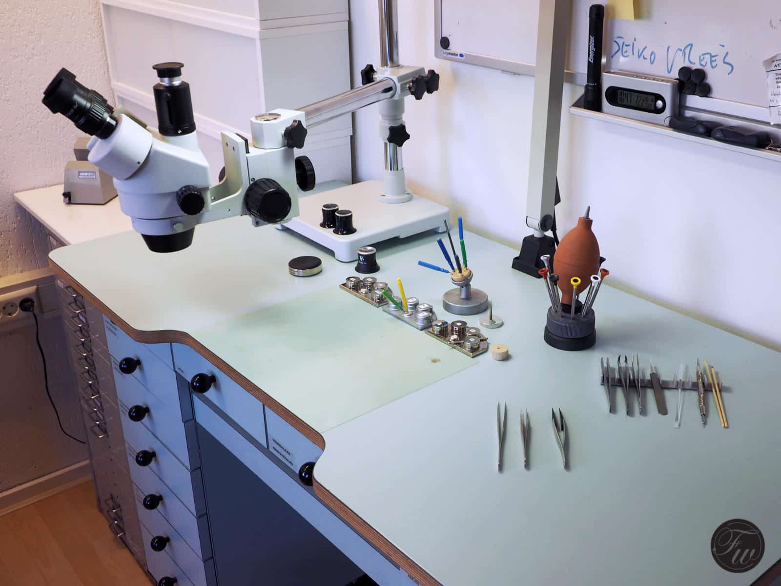 chronograph service by Kalle Slaap