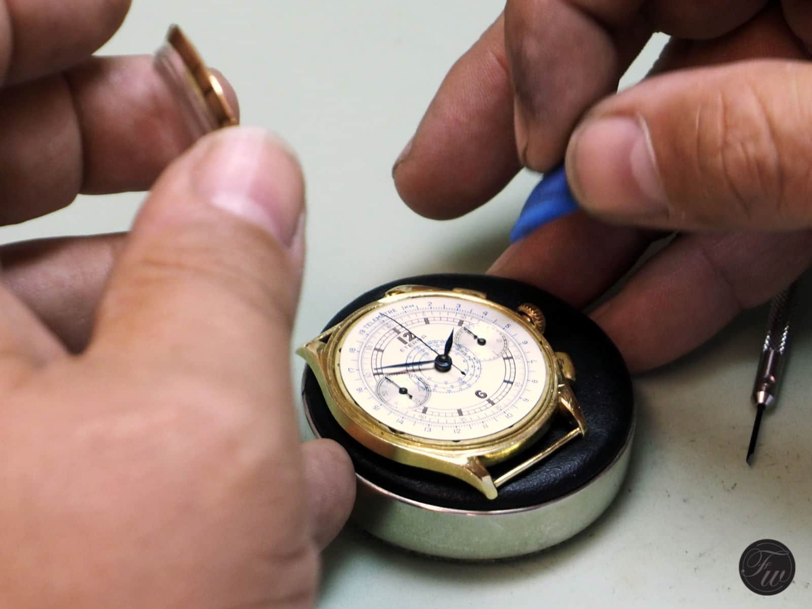 chronograph service by Kalle Slaap