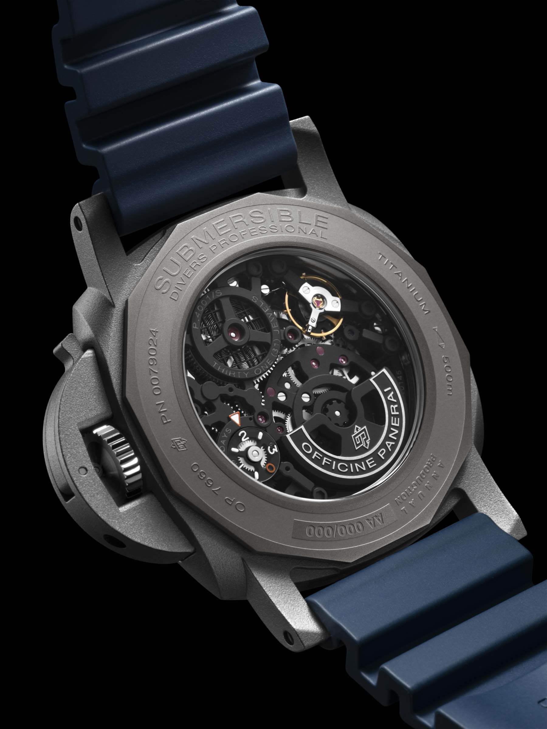 Panerai Submersible GMT PAM01495 case back and movement