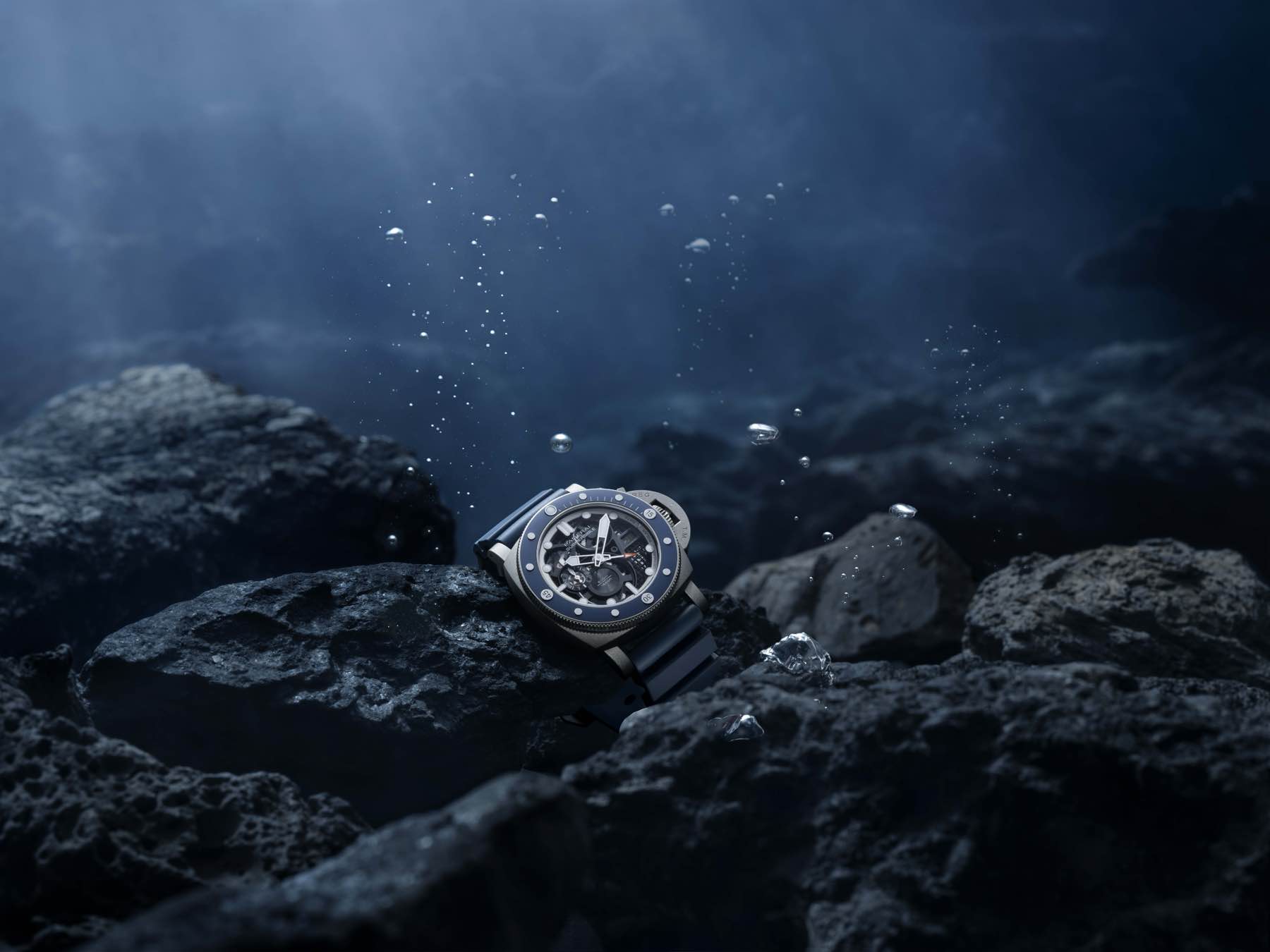 Panerai Submersible GMT PAM01495 on the sea bed