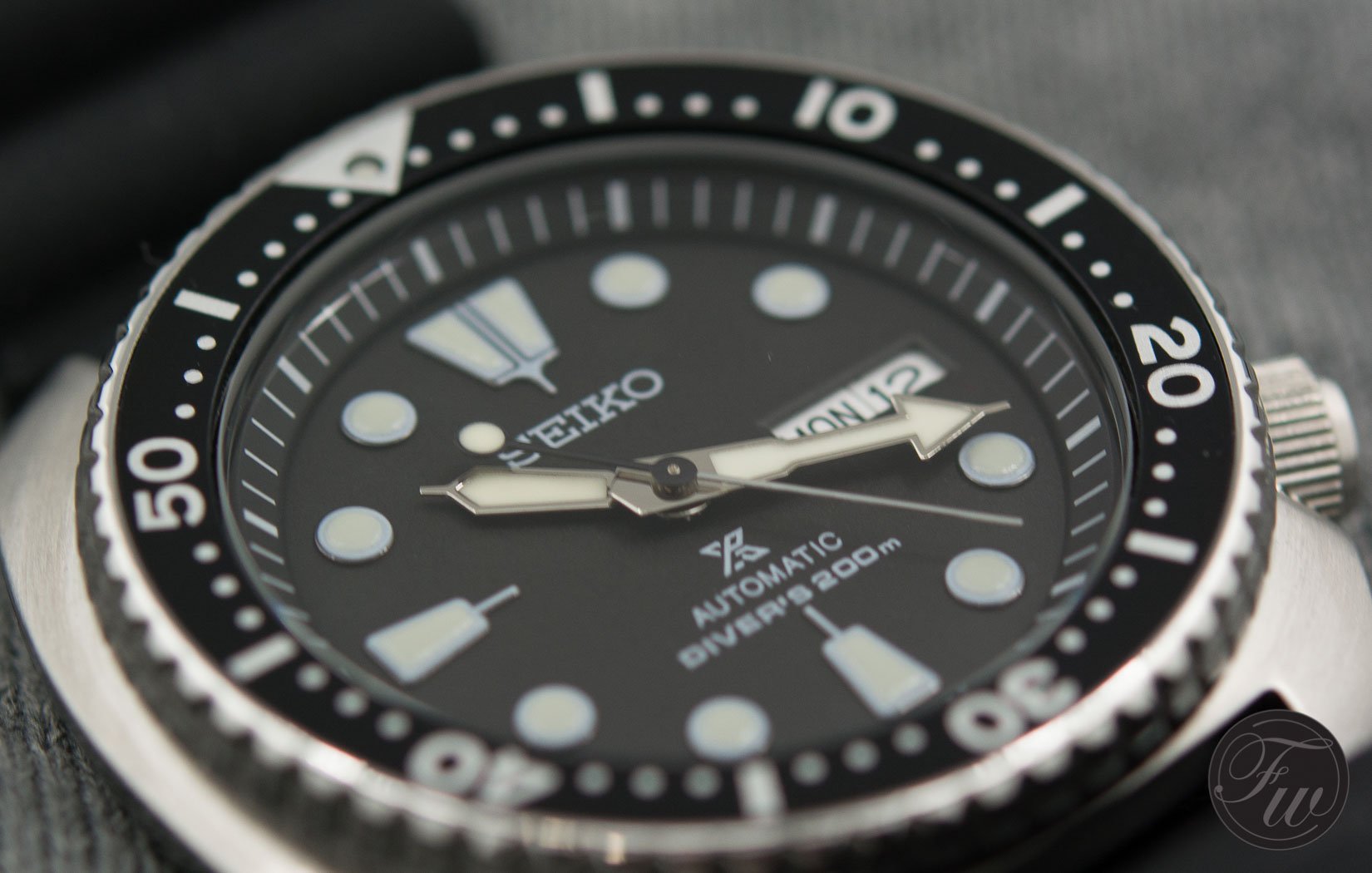 Turtle vs Turtle: Looking at the 6309 and the SRP77Xs - Worn & Wound