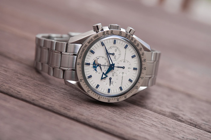 omega speedmaster white dial blue hands